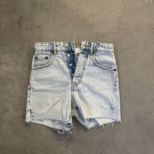 zara blue shorts